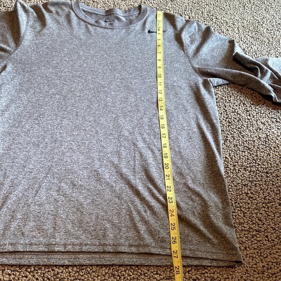 Nike Dri Fit Long Sleeved Gray Shirt Size Medium in Like New Condition - Picture 7 of 8